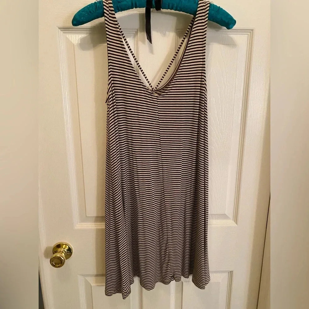 Black and white striped dress NWOT - Picture 3 of 4